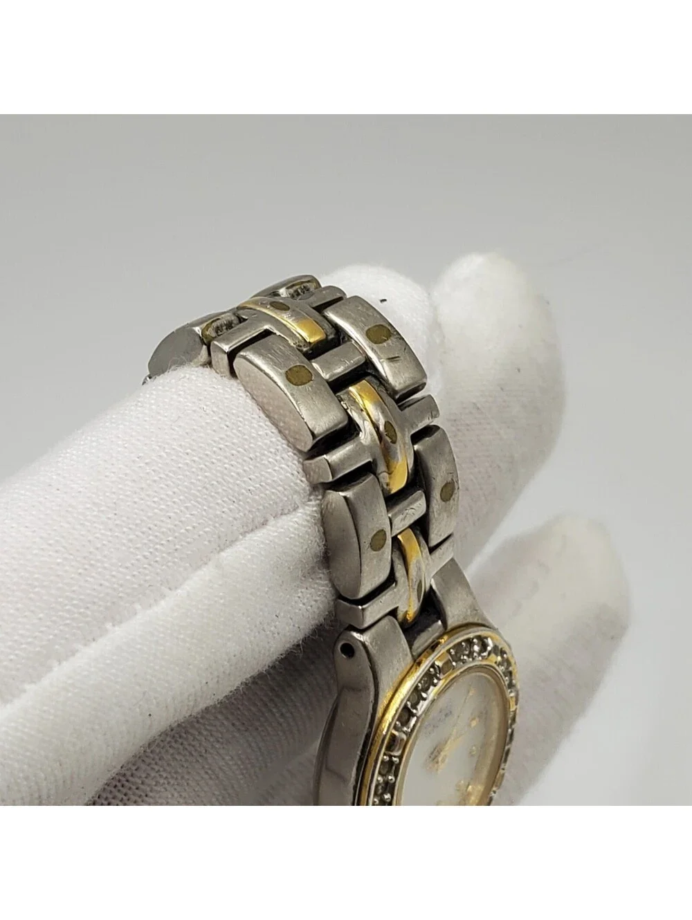 Caravelle By Bulova Watch Womens Quartz Watch For Parts Or Repair
